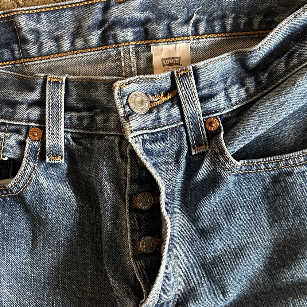 Levi’s women’s 501 Straight-Leg Jeans - Picture 2 of 6